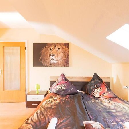 - 3-Bedroom Apartment Luxury: Central & Spacious In Duisburg & Big Tv And Kitchen - Exterior foto